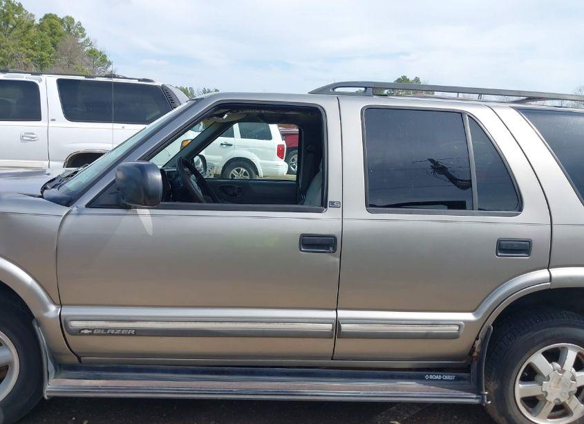 Photo 14 of 2000 Chevrolet Blazer LS (VIN 1GNDT13W9Y2153854)