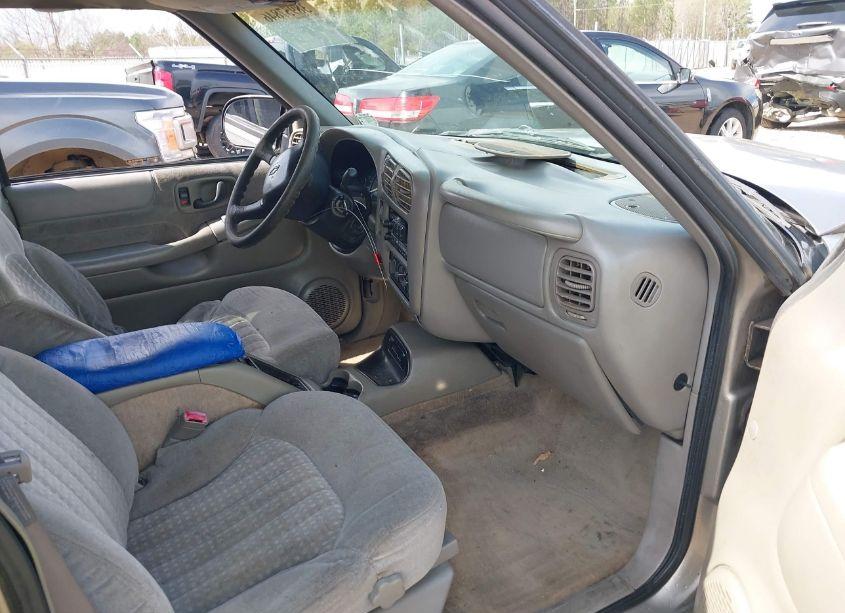 Photo 5 of 2000 Chevrolet Blazer LS (VIN 1GNDT13W9Y2153854)