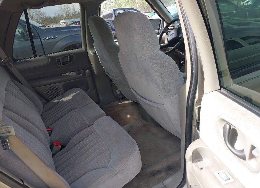 Photo 8 of 2000 Chevrolet Blazer LS (VIN 1GNDT13W9Y2153854)