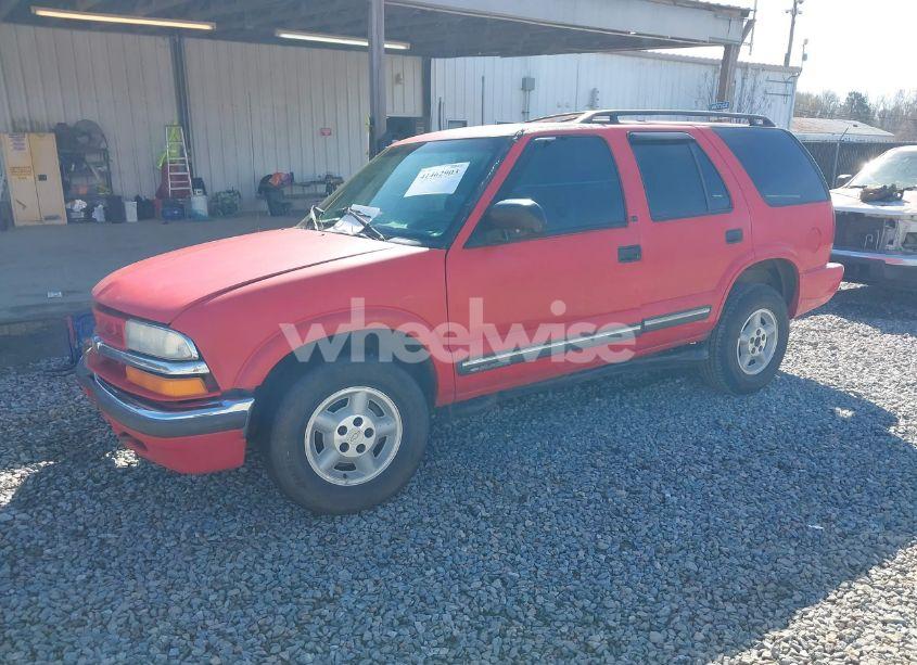 Photo 2 of 2000 Chevrolet Blazer LS (VIN 1GNDT13W9Y2253081)