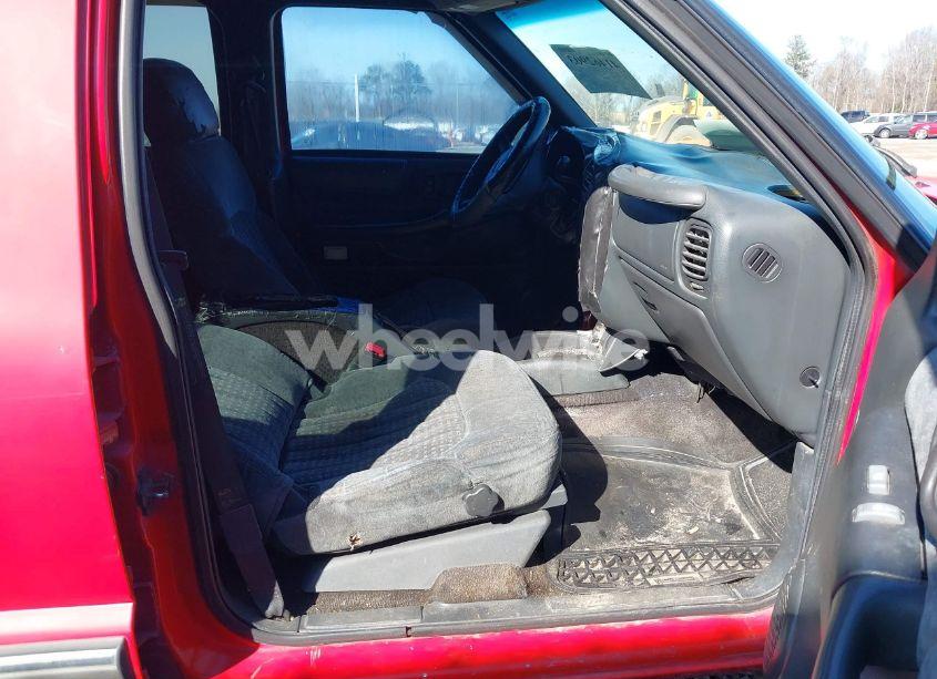 Photo 5 of 2000 Chevrolet Blazer LS (VIN 1GNDT13W9Y2253081)