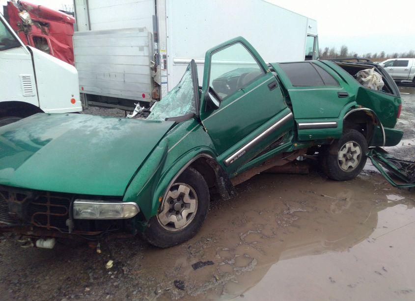 Photo 2 of 2000 Chevrolet Blazer LT (VIN 1GNDT13W9Y2274948)