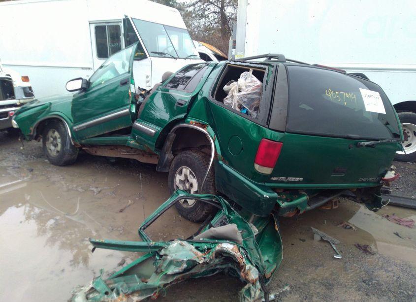 Photo 3 of 2000 Chevrolet Blazer LT (VIN 1GNDT13W9Y2274948)