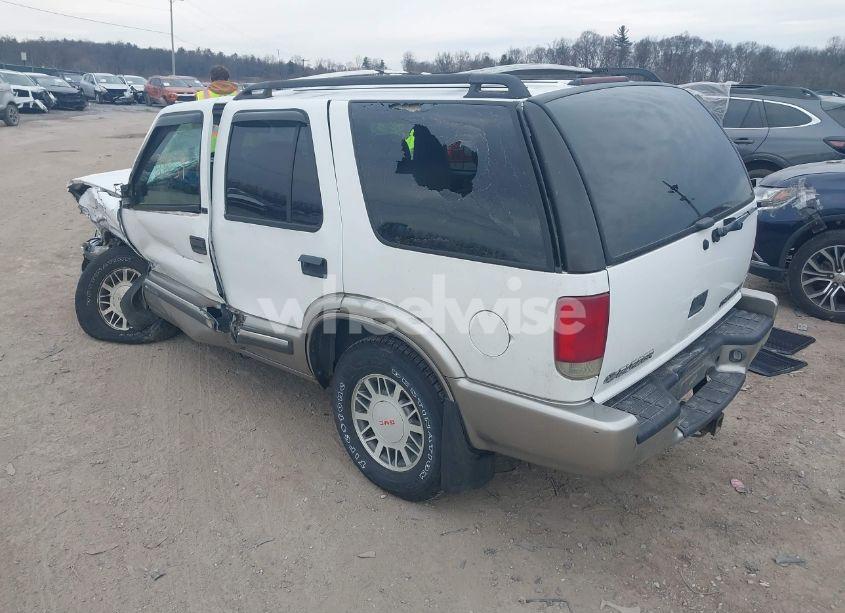 Photo 3 of 2000 Chevrolet Blazer LT (VIN 1GNDT13W9Y2361409)