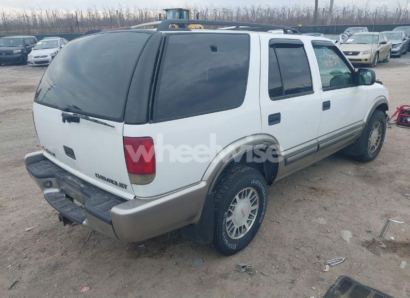 Photo 4 of 2000 Chevrolet Blazer LT (VIN 1GNDT13W9Y2361409)