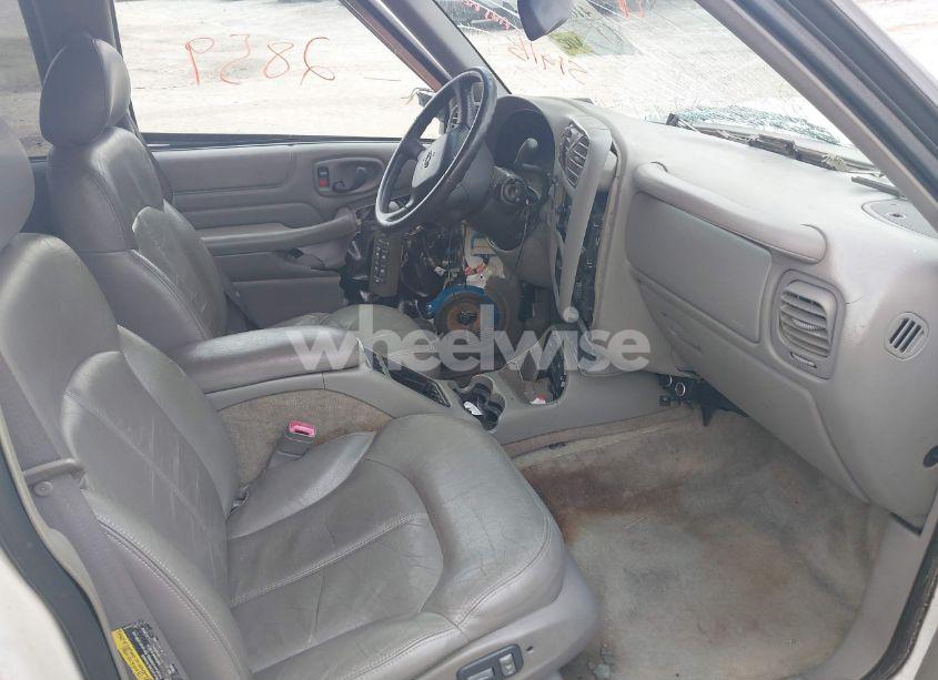 Photo 5 of 2000 Chevrolet Blazer LT (VIN 1GNDT13W9Y2361409)