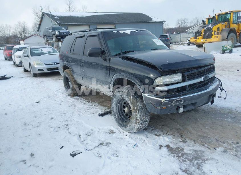 2000 Chevrolet Blazer LS (VIN 1GNDT13W9YK230447) main photo