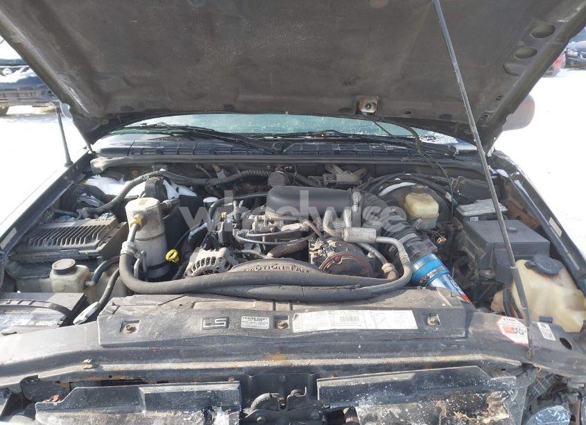 Photo 10 of 2000 Chevrolet Blazer LS (VIN 1GNDT13W9YK230447)