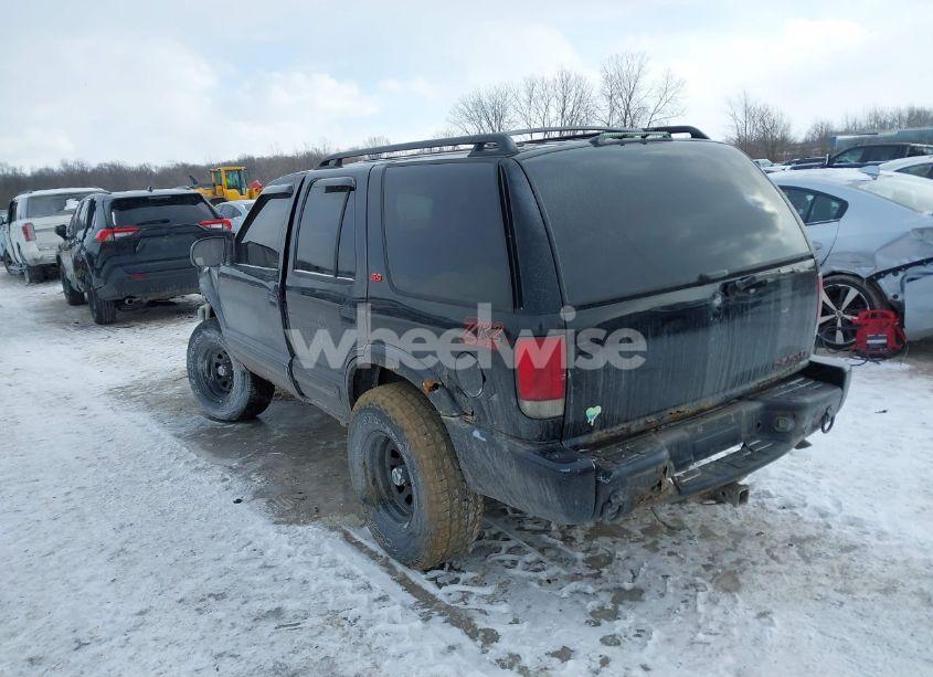 Photo 3 of 2000 Chevrolet Blazer LS (VIN 1GNDT13W9YK230447)