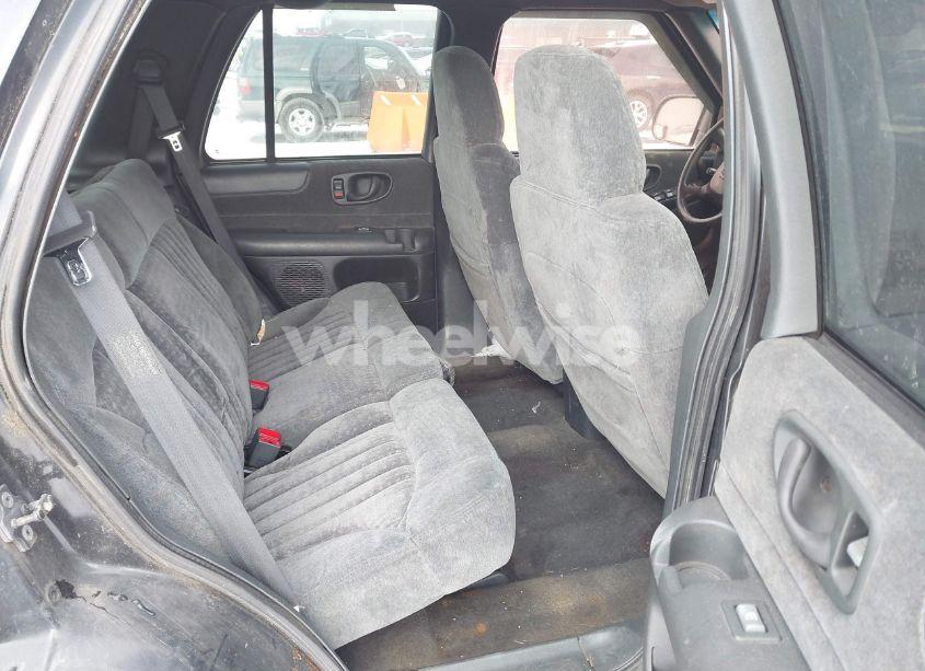 Photo 8 of 2000 Chevrolet Blazer LS (VIN 1GNDT13W9YK230447)