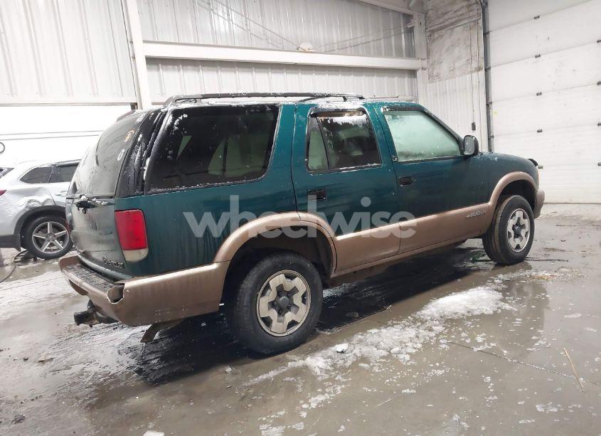 Photo 4 of 1996 Chevrolet Blazer (VIN 1GNDT13WXT2204027)