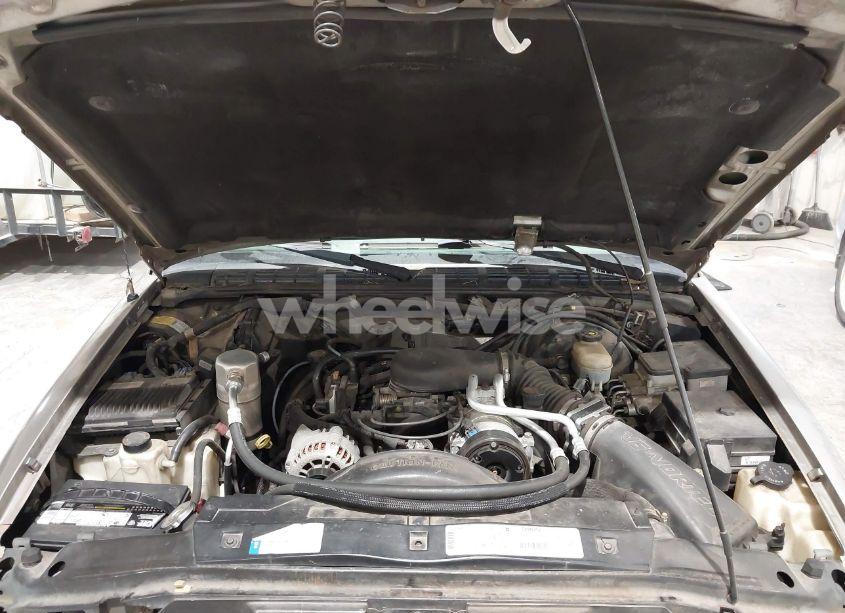 Photo 10 of 1998 Chevrolet Blazer LT (VIN 1GNDT13WXW2158977)