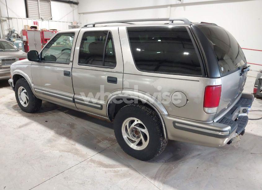 Photo 3 of 1998 Chevrolet Blazer LT (VIN 1GNDT13WXW2158977)