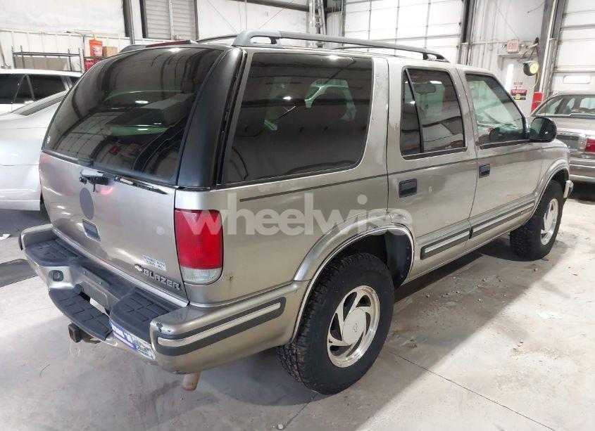 Photo 4 of 1998 Chevrolet Blazer LT (VIN 1GNDT13WXW2158977)