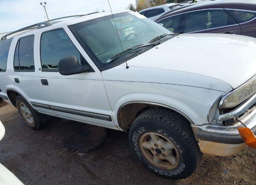 Photo 13 of 1998 Chevrolet Blazer LS (VIN 1GNDT13WXWK172328)