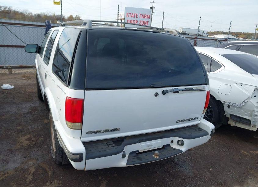 Photo 16 of 1998 Chevrolet Blazer LS (VIN 1GNDT13WXWK172328)