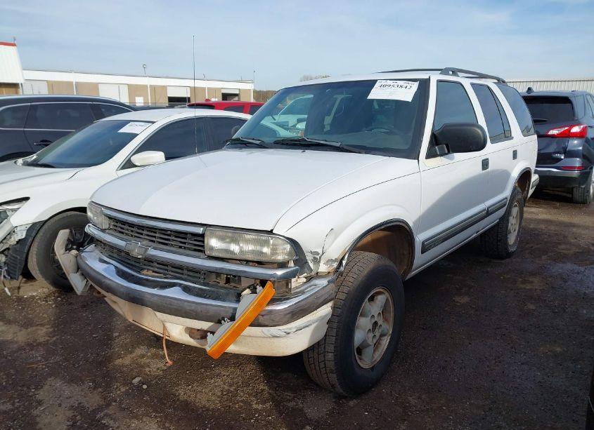 Photo 2 of 1998 Chevrolet Blazer LS (VIN 1GNDT13WXWK172328)