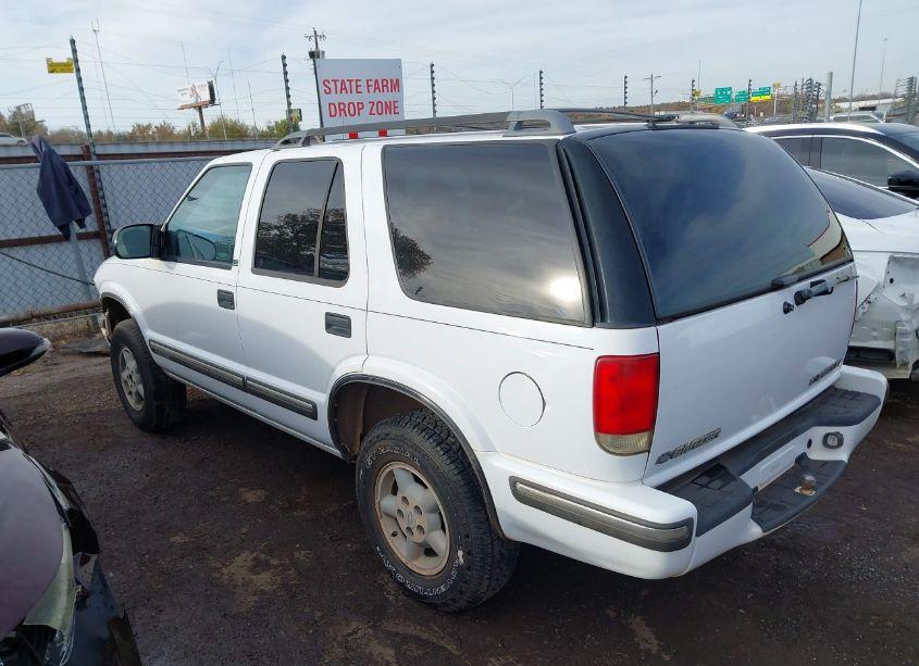 Photo 3 of 1998 Chevrolet Blazer LS (VIN 1GNDT13WXWK172328)
