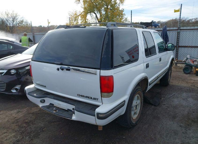 Photo 4 of 1998 Chevrolet Blazer LS (VIN 1GNDT13WXWK172328)