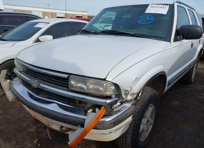 Photo 6 of 1998 Chevrolet Blazer LS (VIN 1GNDT13WXWK172328)