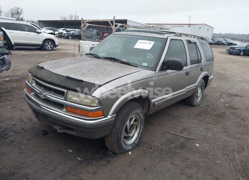 Photo 2 of 2000 Chevrolet Blazer LT (VIN 1GNDT13WXY2214421)