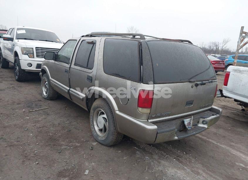 Photo 3 of 2000 Chevrolet Blazer LT (VIN 1GNDT13WXY2214421)
