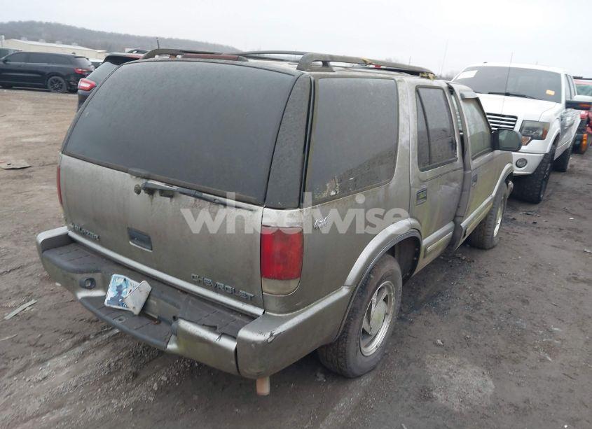 Photo 4 of 2000 Chevrolet Blazer LT (VIN 1GNDT13WXY2214421)