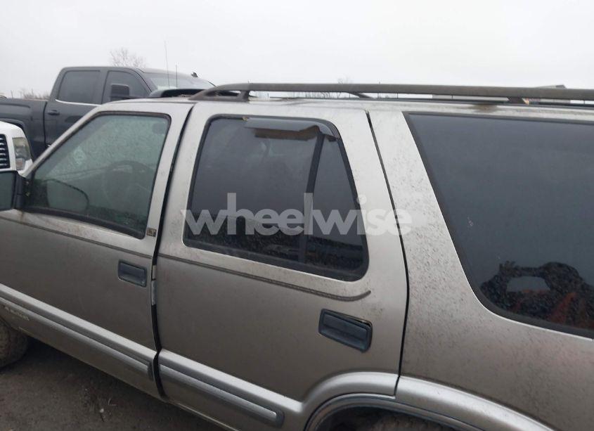 Photo 6 of 2000 Chevrolet Blazer LT (VIN 1GNDT13WXY2214421)