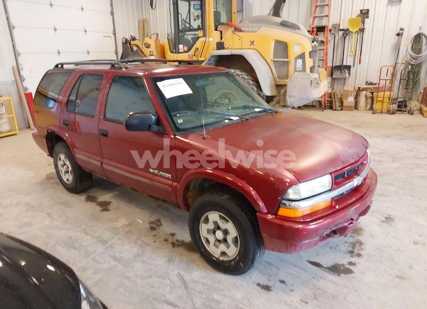 2003 Chevrolet Blazer LS (VIN 1GNDT13X03K175789) main photo