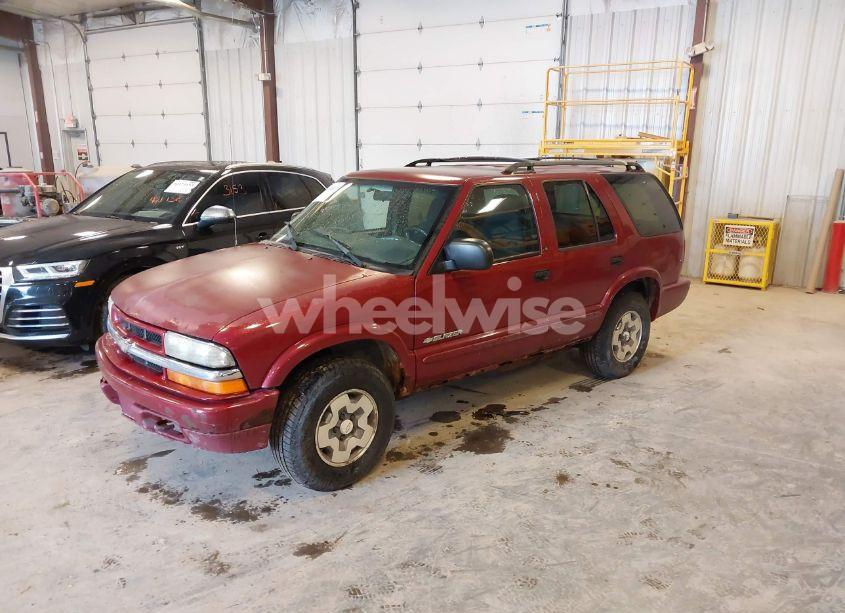 Photo 2 of 2003 Chevrolet Blazer LS (VIN 1GNDT13X03K175789)