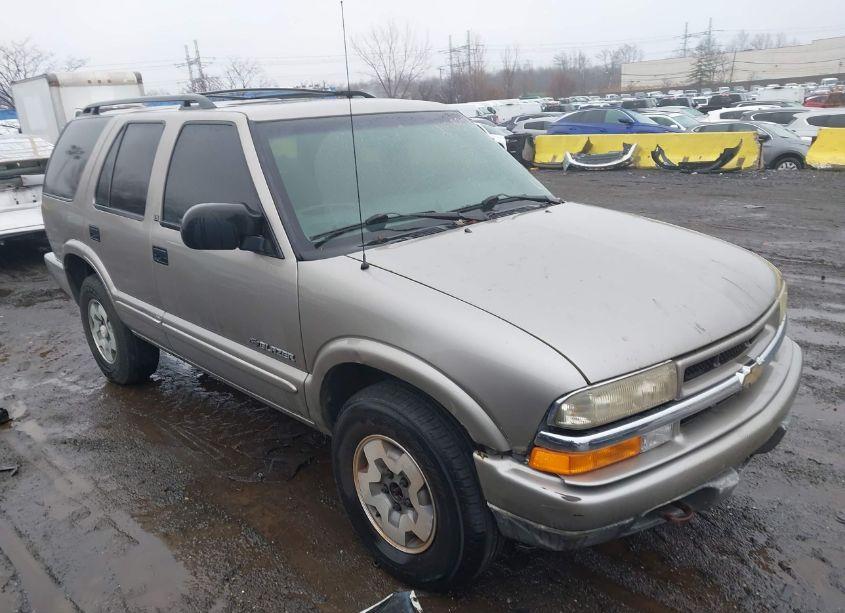 2003 Chevrolet Blazer LS (VIN 1GNDT13X13K166664) main photo