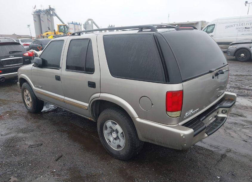 Photo 3 of 2003 Chevrolet Blazer LS (VIN 1GNDT13X13K166664)