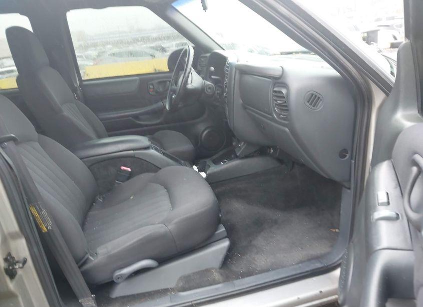 Photo 5 of 2003 Chevrolet Blazer LS (VIN 1GNDT13X13K166664)