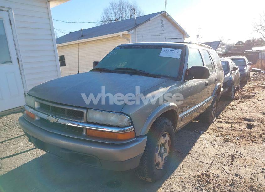 Photo 2 of 2003 Chevrolet Blazer LS (VIN 1GNDT13X13K171573)