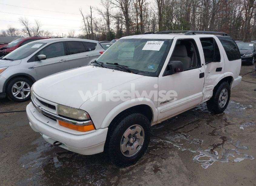 Photo 2 of 2003 Chevrolet Blazer LS (VIN 1GNDT13X33K129132)