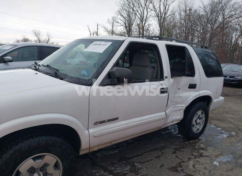 Photo 6 of 2003 Chevrolet Blazer LS (VIN 1GNDT13X33K129132)
