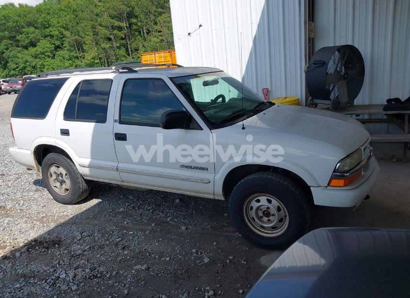 2003 Chevrolet Blazer LS (VIN 1GNDT13X33K150515) main photo