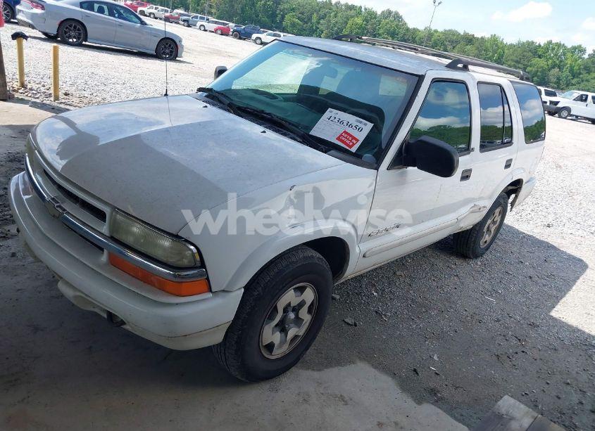 Photo 2 of 2003 Chevrolet Blazer LS (VIN 1GNDT13X33K150515)