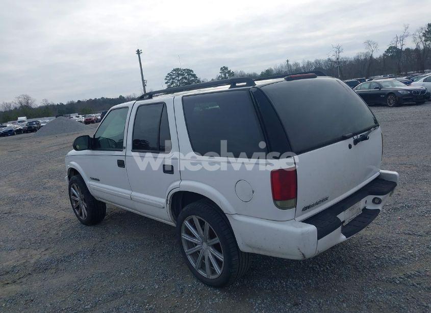Photo 3 of 2004 Chevrolet Blazer LS (VIN 1GNDT13X34K133330)