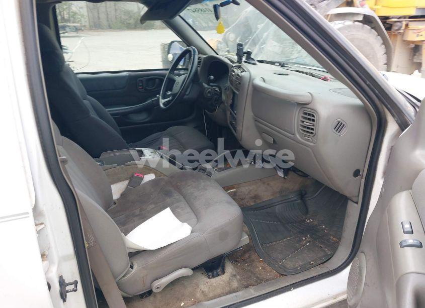 Photo 5 of 2004 Chevrolet Blazer LS (VIN 1GNDT13X34K133330)