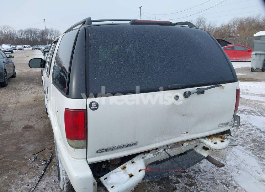 Photo 3 of 2004 Chevrolet Blazer LS (VIN 1GNDT13X34K161869)