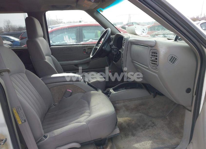 Photo 5 of 2004 Chevrolet Blazer LS (VIN 1GNDT13X34K161869)