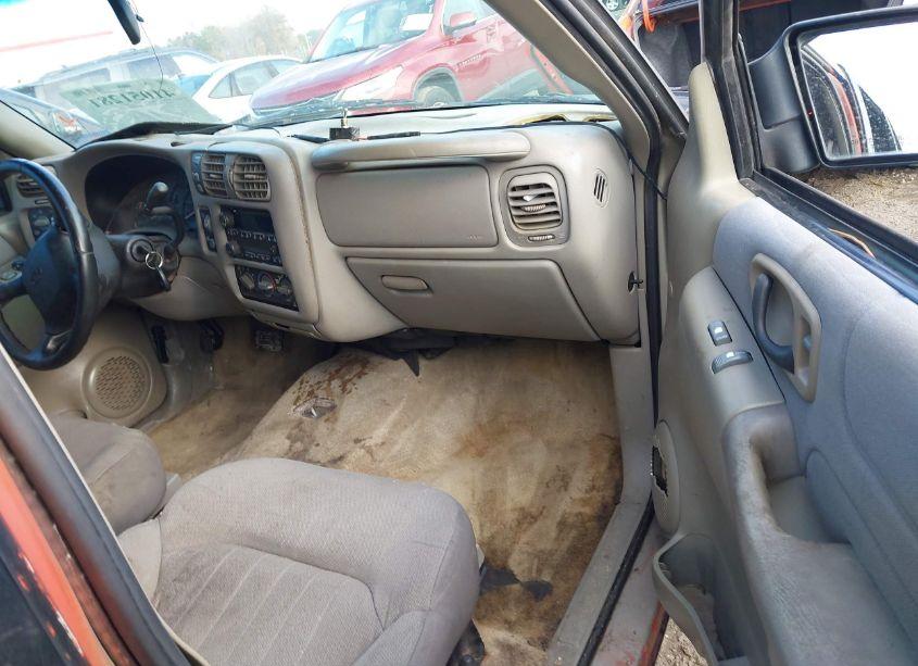 Photo 5 of 2004 Chevrolet Blazer LS (VIN 1GNDT13X44K119131)