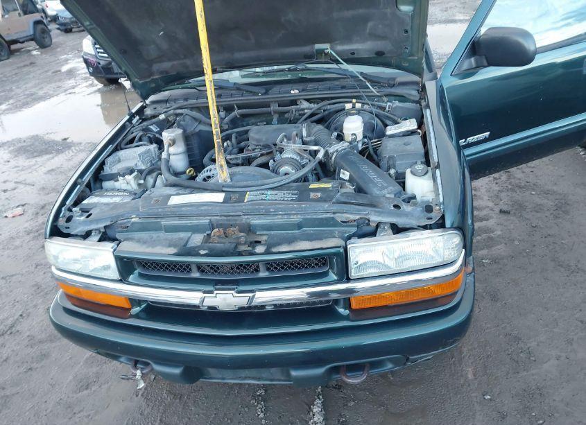 Photo 10 of 2004 Chevrolet Blazer LS (VIN 1GNDT13X44K145597)