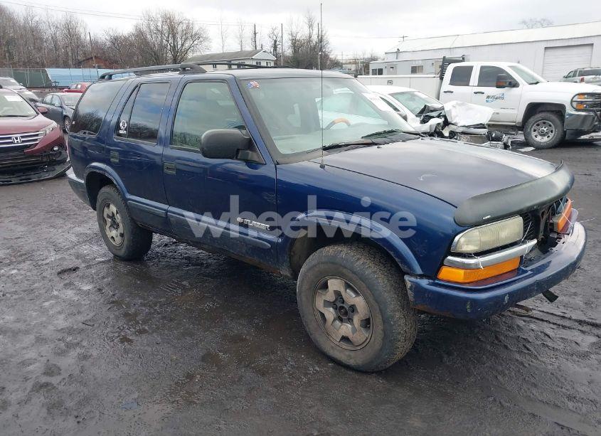 2004 Chevrolet Blazer LS (VIN 1GNDT13X54K156205) main photo
