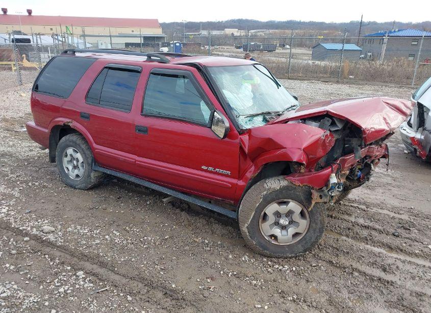 2004 Chevrolet Blazer LS (VIN 1GNDT13X64K108714) main photo