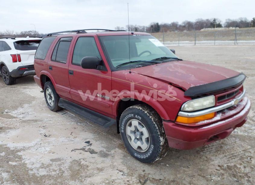 2004 Chevrolet Blazer LS (VIN 1GNDT13X74K144752) main photo