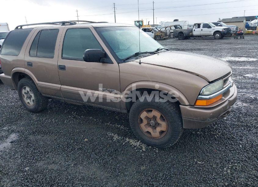 2004 Chevrolet Blazer LS (VIN 1GNDT13X74K151653) main photo