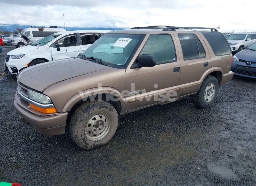 Photo 2 of 2004 Chevrolet Blazer LS (VIN 1GNDT13X74K151653)