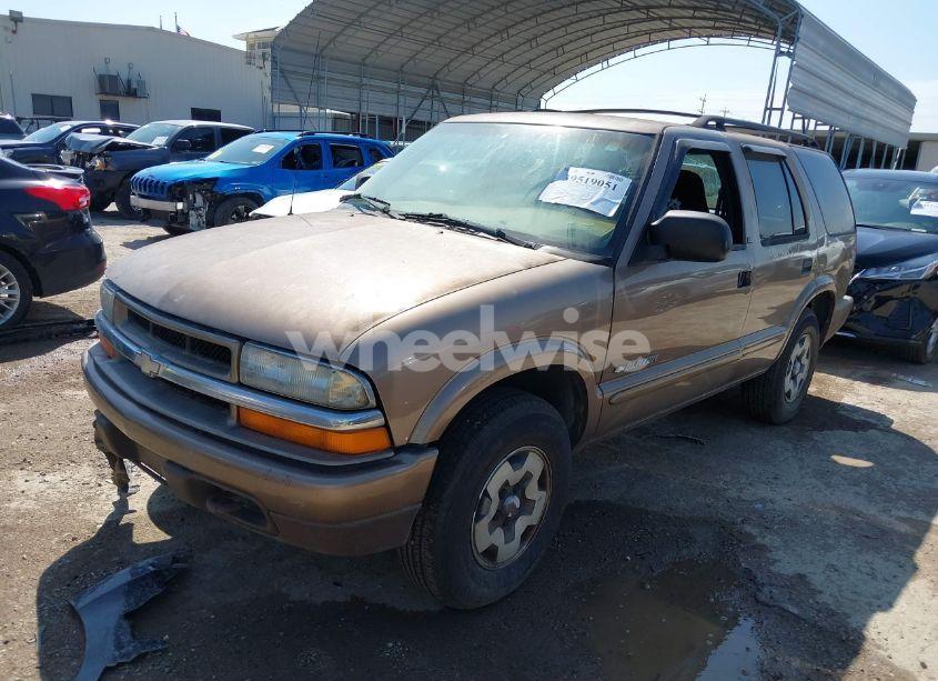 Photo 2 of 2003 Chevrolet Blazer LS (VIN 1GNDT13X93K114215)